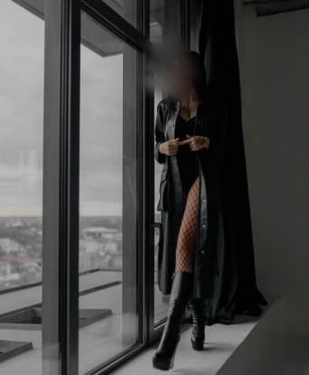 Яркая брюнеточка ждет тебя для интимных встреч. Я создам для тебя атмосферу релакса и удовольствия. Позволь себе окунуться в водоворот моей страсти и нежности. Звони, будешь приятно удивлен! 7318, 21 год